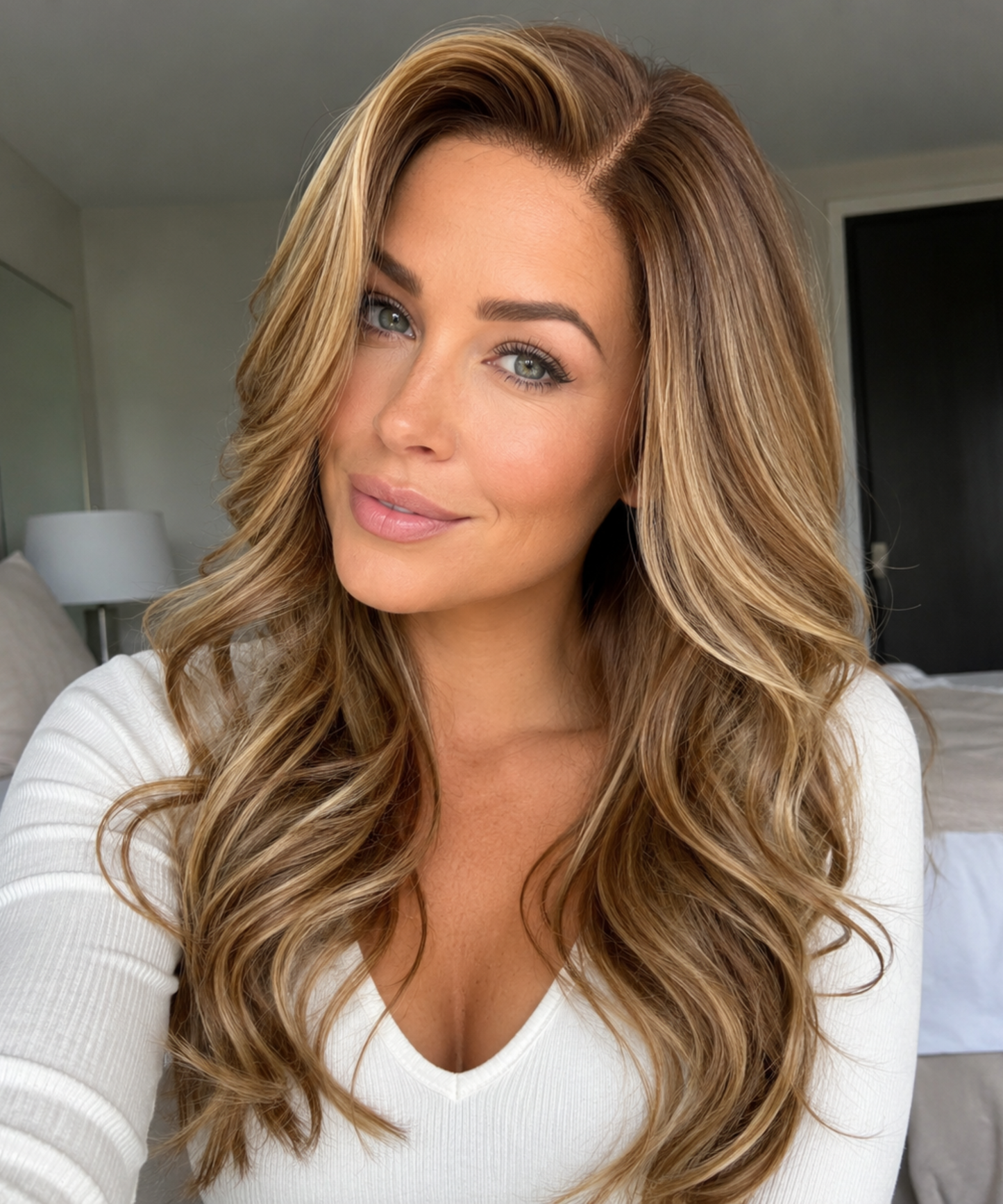 Jessica | Highlight Blowout Wig | 20'' Human Hair Blend Effortless Salon-level Style