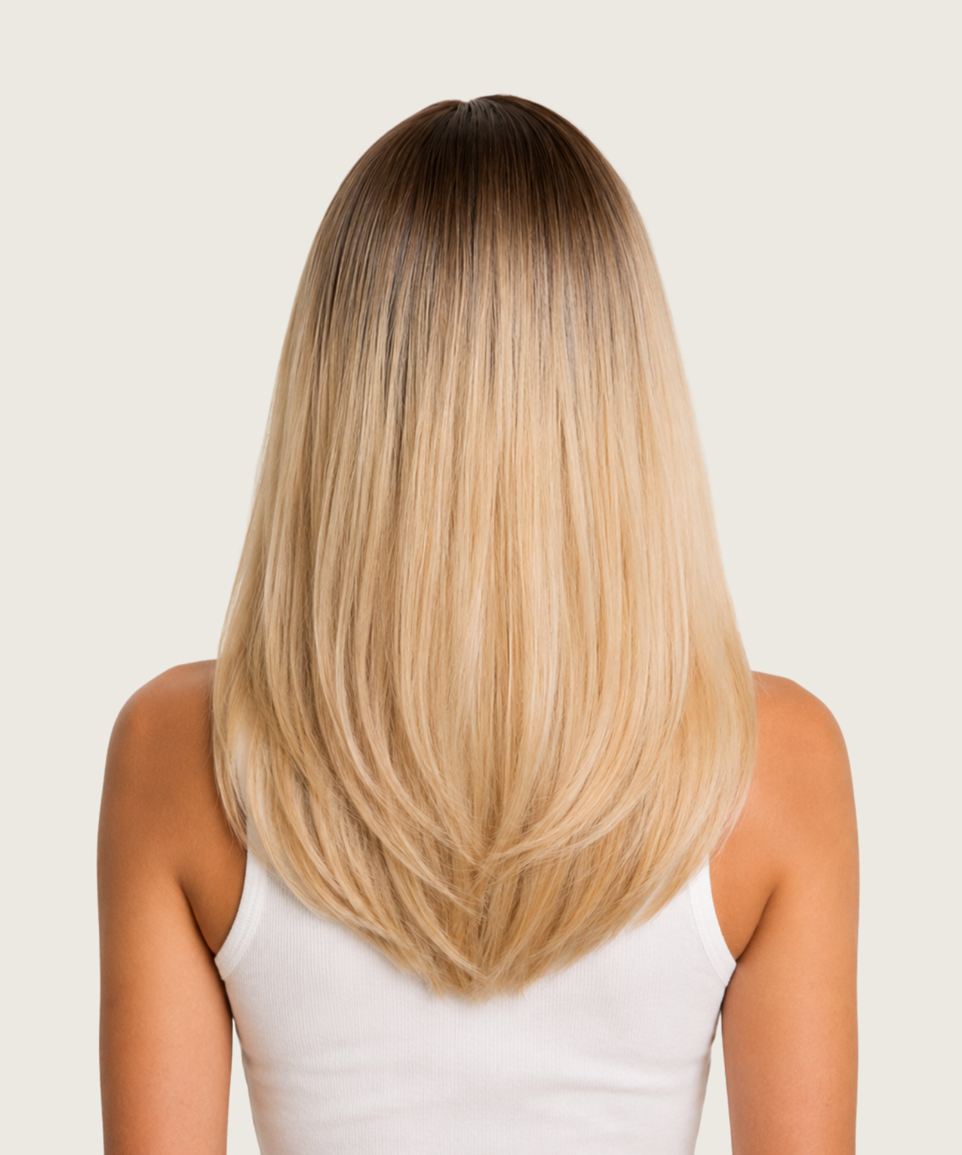 Caroline | Coupe dégradée sans effort | 40 cm Prête à l'emploi sans colle | Bonnet premium effet cuir chevelu