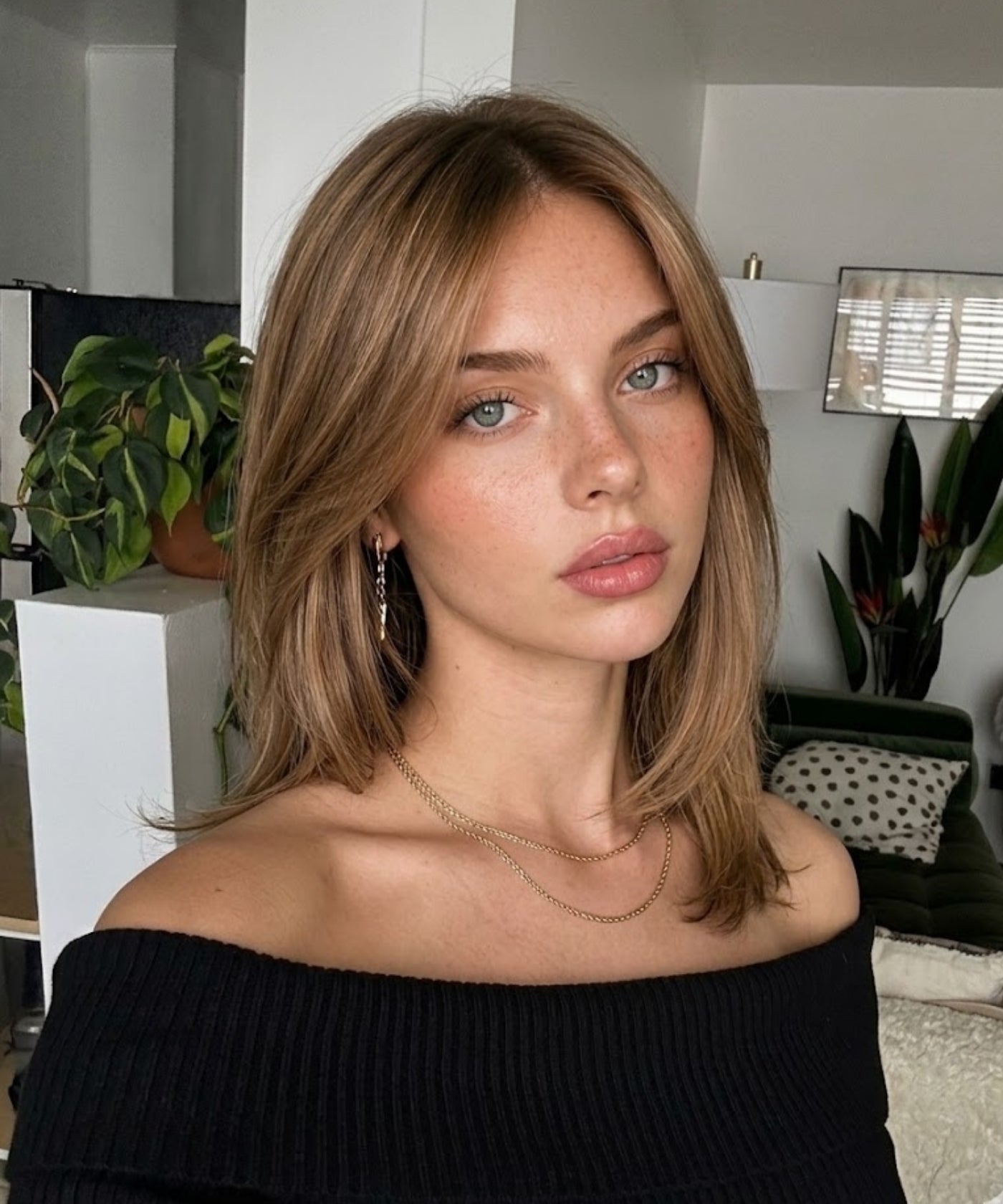 Rachel | Human Hair Blend | 14" Caramel Blonde Balayage Lob Wig With Scalpiana Lace